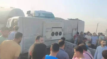 إصابة 20 فردًا بسبب تصادم شاحنة وحافلة في الشرقية