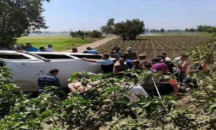 إصابة 6 طلاب نتيجة انقلاب ميكروباص على طريق “ههيا – أبوكبير” في الشرقية