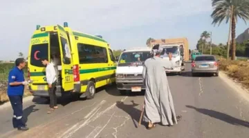 إصابة 7 أشخاص إثر انقلاب ميكروباص بالطريق الأوسطى
