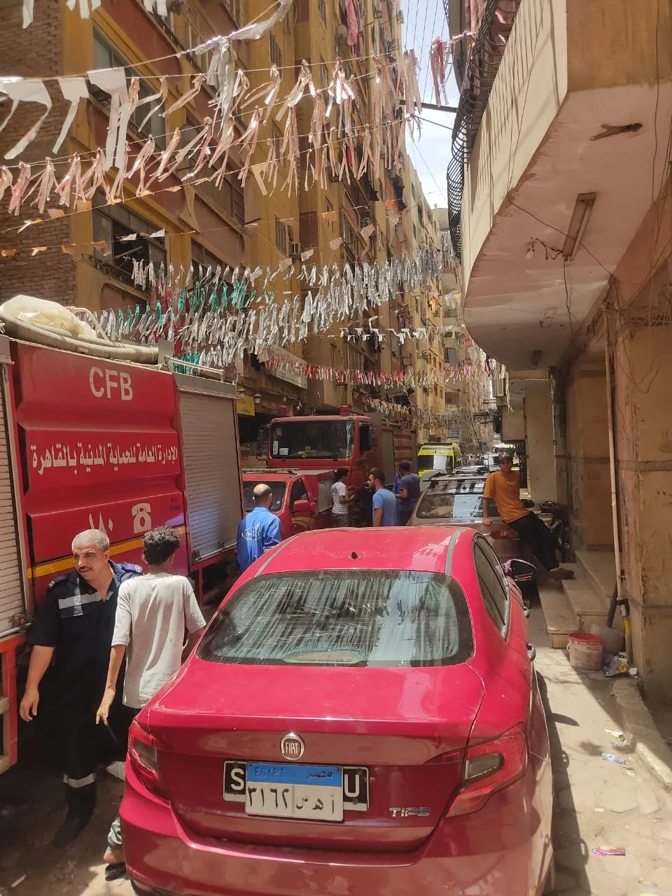 إصابة خمسة أفراد جراء حريق في مبنى سكني في منطقة السلام بالقاهرة إصابة خمسة أفراد جراء حريق في مبنى سكني في منطقة السلام بالقاهرة