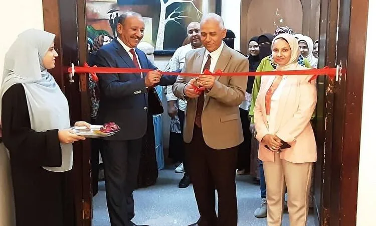 إطلاق معرض الطلاب “ابتكارات فنية في مجال الأزياء” بجامعة الفيوم إطلاق معرض الطلاب “ابتكارات فنية في مجال الأزياء” بجامعة الفيوم