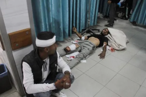 إعلام عبري: ترامب قد يعلن حلا شاملا وطويل الامد يتضمن وقف حرب غزة نهاية الأسبوع ومنح قيادة حماس ضمانات بالمشاركة في الإدارة المدنية للقطاع مستقبلا إعلام عبري: ترامب قد يعلن حلا شاملا وطويل الامد يتضمن وقف حرب غزة نهاية الأسبوع ومنح قيادة حماس ضمانات بالمشاركة في الإدارة المدنية للقطاع مستقبلا