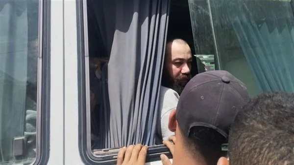 إفراج الاحتلال عن 9 أسرى فلسطينيين عقب إطلاق سراح الأمريكي عيدان ألكسندر إفراج الاحتلال عن 9 أسرى فلسطينيين عقب إطلاق سراح الأمريكي عيدان ألكسندر