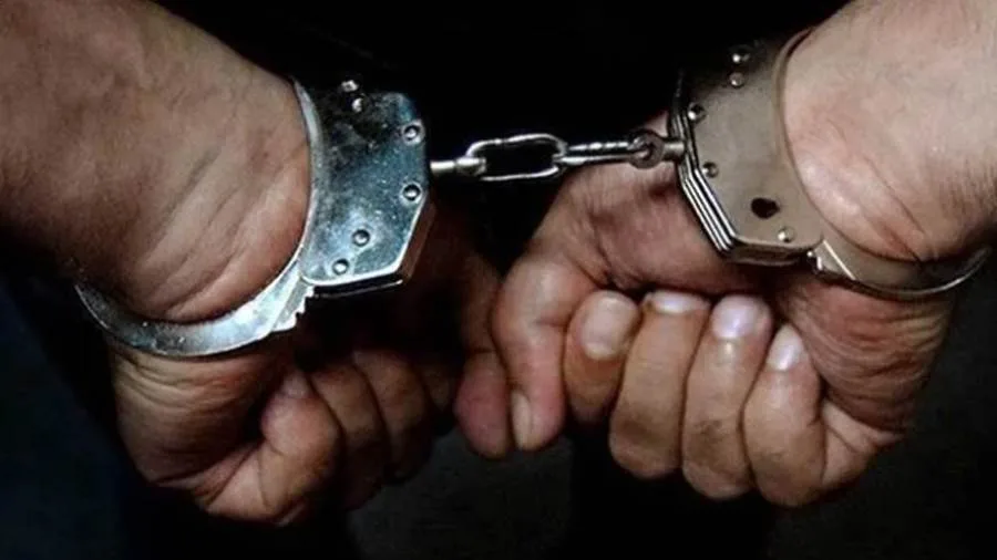 إلقاء القبض على المدير المسؤول عن شركة إنتاج فني “غير مرخصة” في الجيزة إلقاء القبض على المدير المسؤول عن شركة إنتاج فني “غير مرخصة” في الجيزة