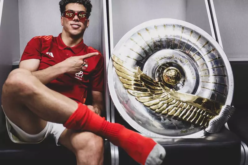 إمام عاشور: زيزو أرسل لي تهنئة بعد تحقيق الدوري.. ونترقب حضور ميسي في كأس العالم للأندية إمام عاشور: زيزو أرسل لي تهنئة بعد تحقيق الدوري.. ونترقب حضور ميسي في كأس العالم للأندية