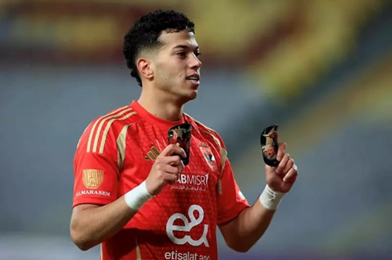إمام عاشور يتألق بثنائية ويقود الأهلي لتقدم ساحق أمام المصري (فيديو) إمام عاشور يتألق بثنائية ويقود الأهلي لتقدم ساحق أمام المصري (فيديو)