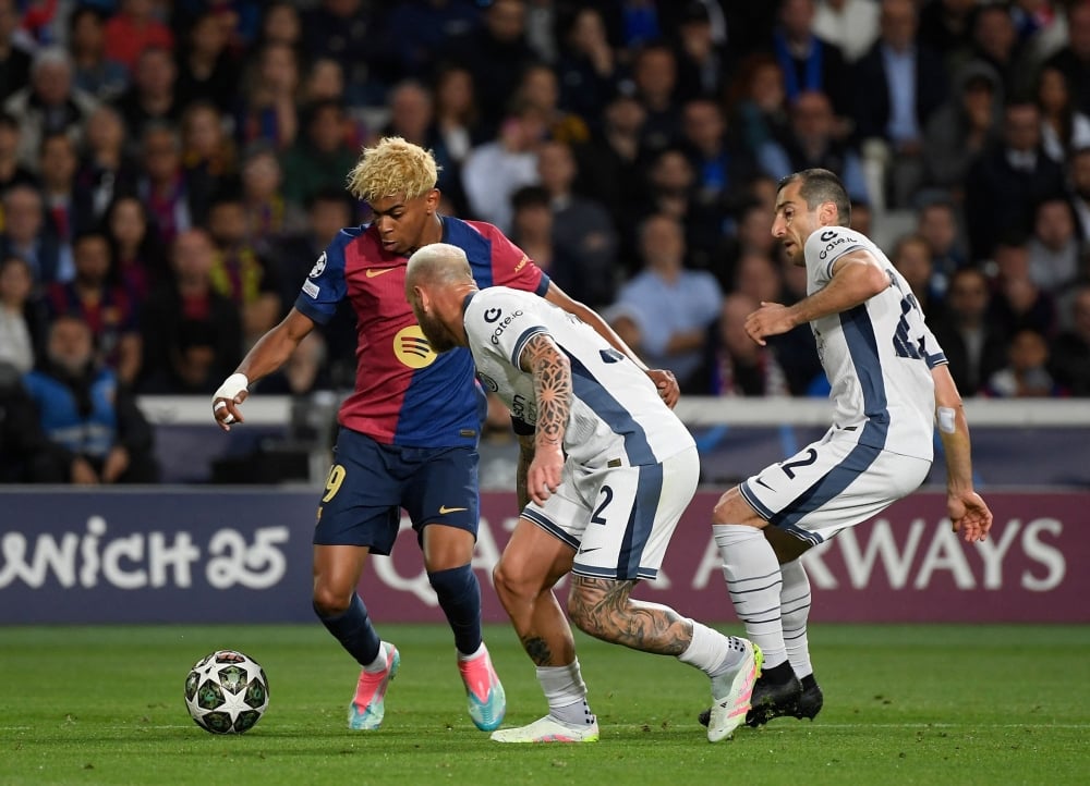 إنتر يعود من كاتالونيا بتعادل ثمين أمام برشلونة (3 – 3 ) إنتر يعود من كاتالونيا بتعادل ثمين أمام برشلونة (3 – 3 )