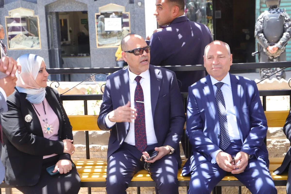 إنشاء أماكن انتظار مخصصة لعمال التراحيل بالقاهرة | صور إنشاء أماكن انتظار مخصصة لعمال التراحيل بالقاهرة | صور