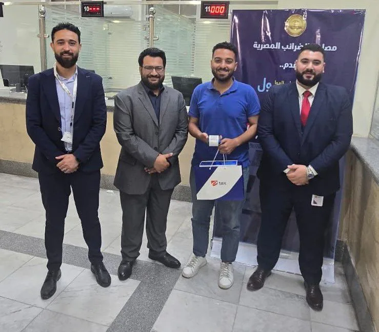 إي تاكس تقدم للممولين الجدد أجهزة نقاط بيع مجانية كجزء من التسهيلات الضريبية. إي تاكس تقدم للممولين الجدد أجهزة نقاط بيع مجانية كجزء من التسهيلات الضريبية.