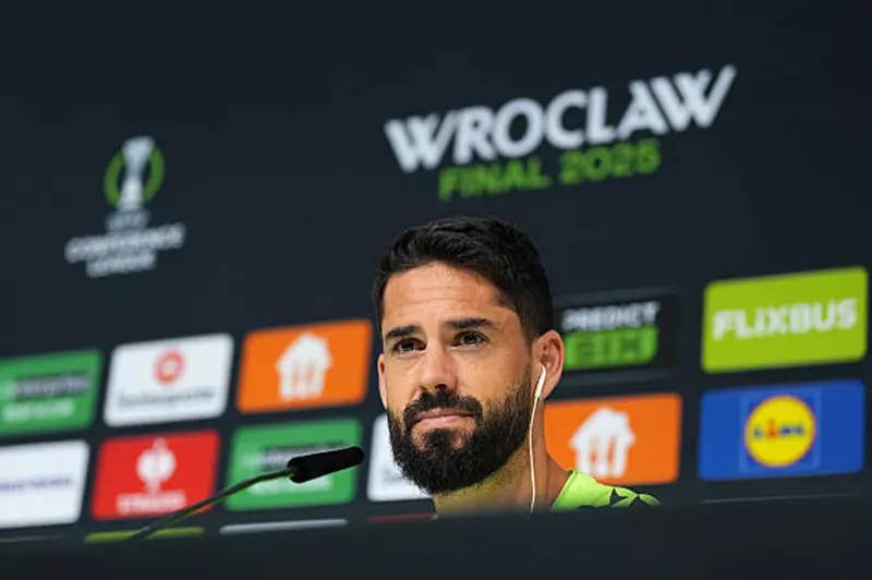 إيسكو: نهائي دوري المؤتمر الأوروبي سيتطلب جهدًا كبيرًا.. ونحن واثقون من قدرتنا على الانتصار على تشيلسي. إيسكو: نهائي دوري المؤتمر الأوروبي سيتطلب جهدًا كبيرًا.. ونحن واثقون من قدرتنا على الانتصار على تشيلسي.