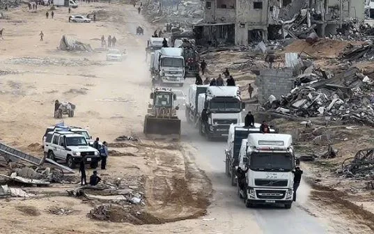 غزة: مقتل 8 فلسطينيين، منهم 3 بنيران الاحتلال، أثناء سعيهم للحصول على مساعدات غزة: مقتل 8 فلسطينيين، منهم 3 بنيران الاحتلال، أثناء سعيهم للحصول على مساعدات