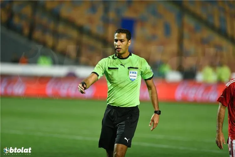 اتحاد الكرة يكشف عن حكم مباراة الأهلي وفاركو في الدوري المصري اتحاد الكرة يكشف عن حكم مباراة الأهلي وفاركو في الدوري المصري
