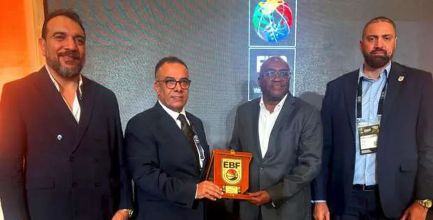 اتحاد كرة السلة يكرم رئيس الاتحاد الأفريقي اتحاد كرة السلة يكرم رئيس الاتحاد الأفريقي