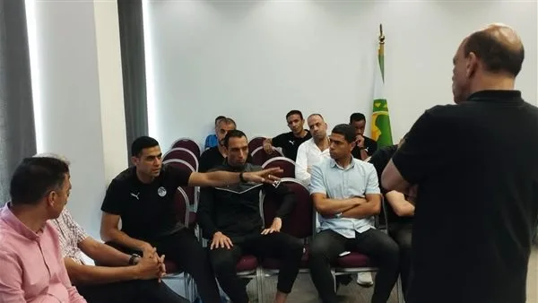 اجتماع لحكام الـ VAR لمراجعة الأداء وتحسين سرعة اتخاذ القرارات التحكيمية اجتماع لحكام الـ VAR لمراجعة الأداء وتحسين سرعة اتخاذ القرارات التحكيمية