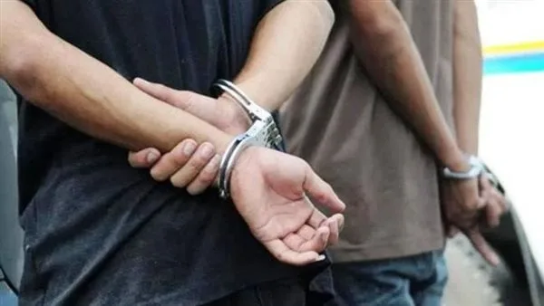 احتجاز طرفي اشتباك باستخدام السكاكين في المطرية احتجاز طرفي اشتباك باستخدام السكاكين في المطرية