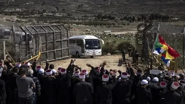 احتلال مقنن.. لماذا تدّعى إسرائيل الدفاع عن الدروز فى سوريا؟ احتلال مقنن.. لماذا تدّعى إسرائيل الدفاع عن الدروز فى سوريا؟