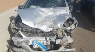 اختلال في عجلة القيادة يؤدي إلى اصطدام سيارة برصيف محور 26 يوليو