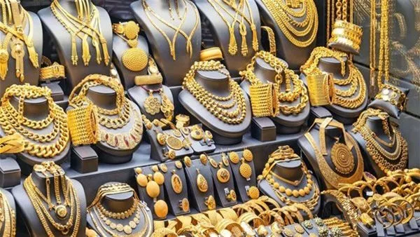 ارتفاع الأسعار بشكل مقلق: كواليس الليالي العصيبة في سوق الذهب ارتفاع الأسعار بشكل مقلق: كواليس الليالي العصيبة في سوق الذهب