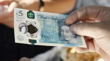 ارتفاع الجنيه الإسترليني بدعم من اتفاق تجاري بين بريطانيا والولايات المتحدة