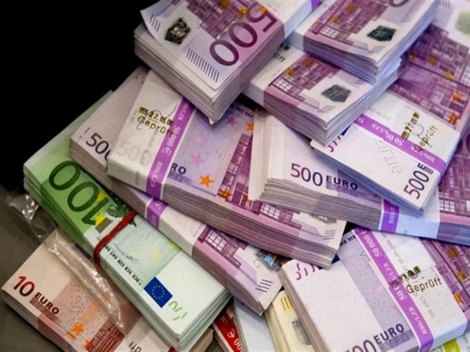 ارتفاع طفيف في سعر اليورو أمام الجنيه المصري اليوم الأربعاء 7 مايو 2025 ارتفاع طفيف في سعر اليورو أمام الجنيه المصري اليوم الأربعاء 7 مايو 2025