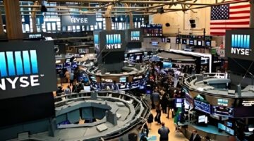 ارتفاع مؤشرات الأسهم الأمريكية مستفيدة من التفاؤل بشأن الرسوم الجمركية