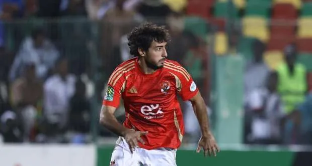 استبعاد لاعب الأهلي من تشكيل مباراة سيراميكا بسبب الإصابة