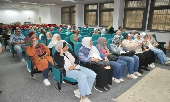 استجابة لمتطلبات العصر: جامعة حلوان تقيم برنامج تدريبي بعنوان «مهارات النجاح» لتطوير المهارات المهنية للطلاب استجابة لمتطلبات العصر: جامعة حلوان تقيم برنامج تدريبي بعنوان «مهارات النجاح» لتطوير المهارات المهنية للطلاب