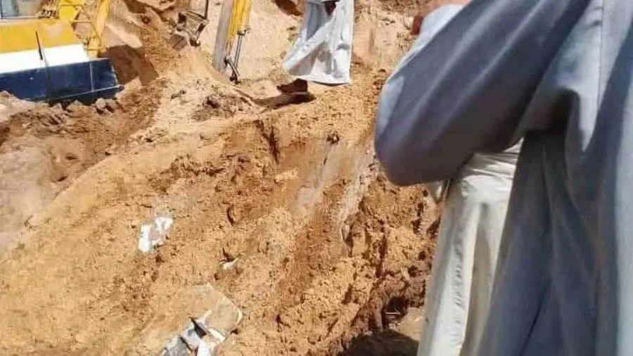 استخراج جثمان شخص من بئر زراعي بالظهير الصحراوي بديرمواس بالمنيا استخراج جثمان شخص من بئر زراعي بالظهير الصحراوي بديرمواس بالمنيا