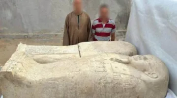 استرداد تابوت أثري بحوزة شخصين في سوهاج كانا يعتزمان بيعه.