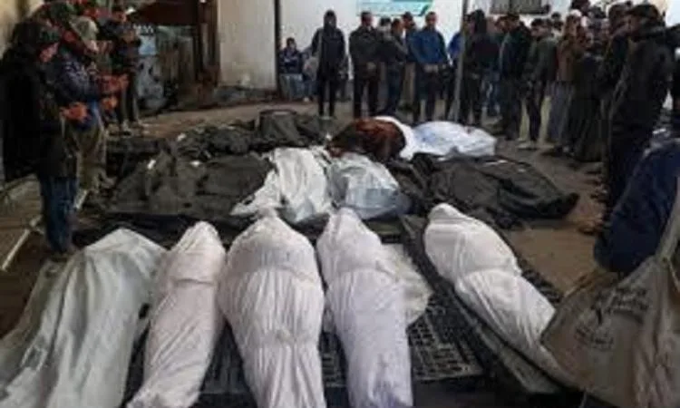 استشهاد 13 شخصًا وإصابة آخرين جراء قصف إسرائيلي على مناطق في قطاع غزة استشهاد 13 شخصًا وإصابة آخرين جراء قصف إسرائيلي على مناطق في قطاع غزة