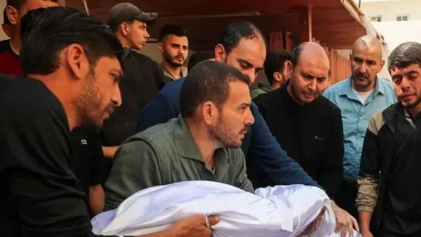 استشهاد 15 فلسطينيا في غارات إسرائيلية على مدرسة تؤوي النازحين استشهاد 15 فلسطينيا في غارات إسرائيلية على مدرسة تؤوي النازحين