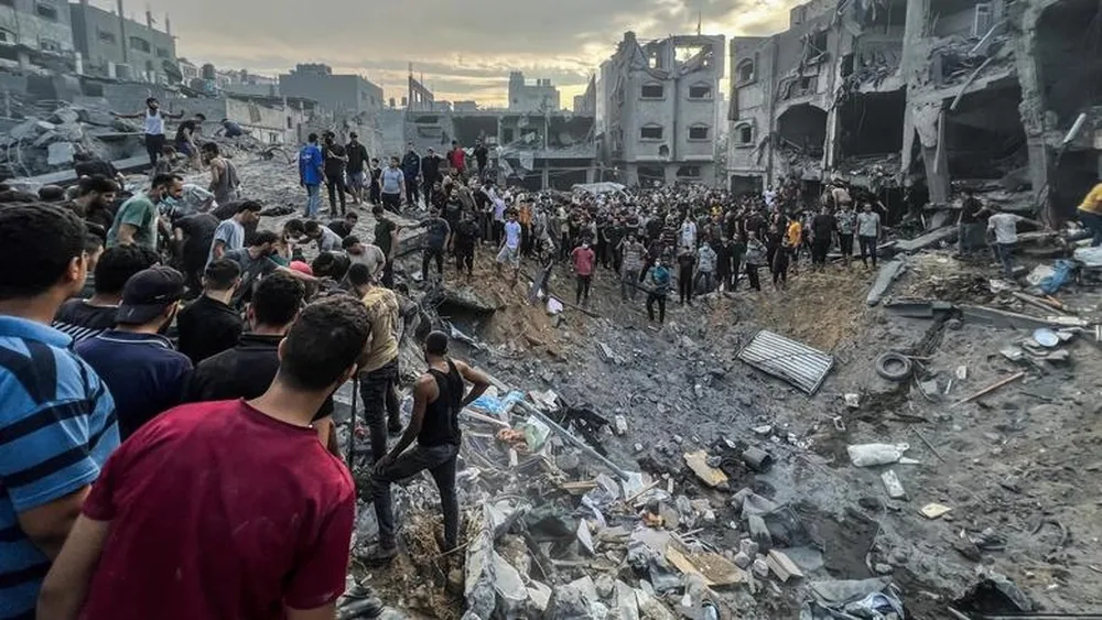 استشهاد 33 فلسطينيًا وإصابة 86 في غارة للاحتلال الإسرائيلي على غزة 