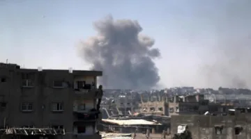 استشهاد 5 فلسطينيين في قصف إسرائيلي يستهدف منازل وخيام نازحين وسط وجنوب غزة