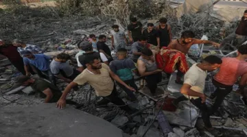 استشهاد عدد من الفلسطينيين في قصف إسرائيلي على خيمة للنازحين في وسط غزة