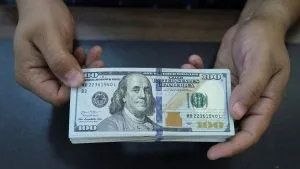 استقرار أسعار الدولار في البنوك اليوم.. يسجل 50.74 جنيه