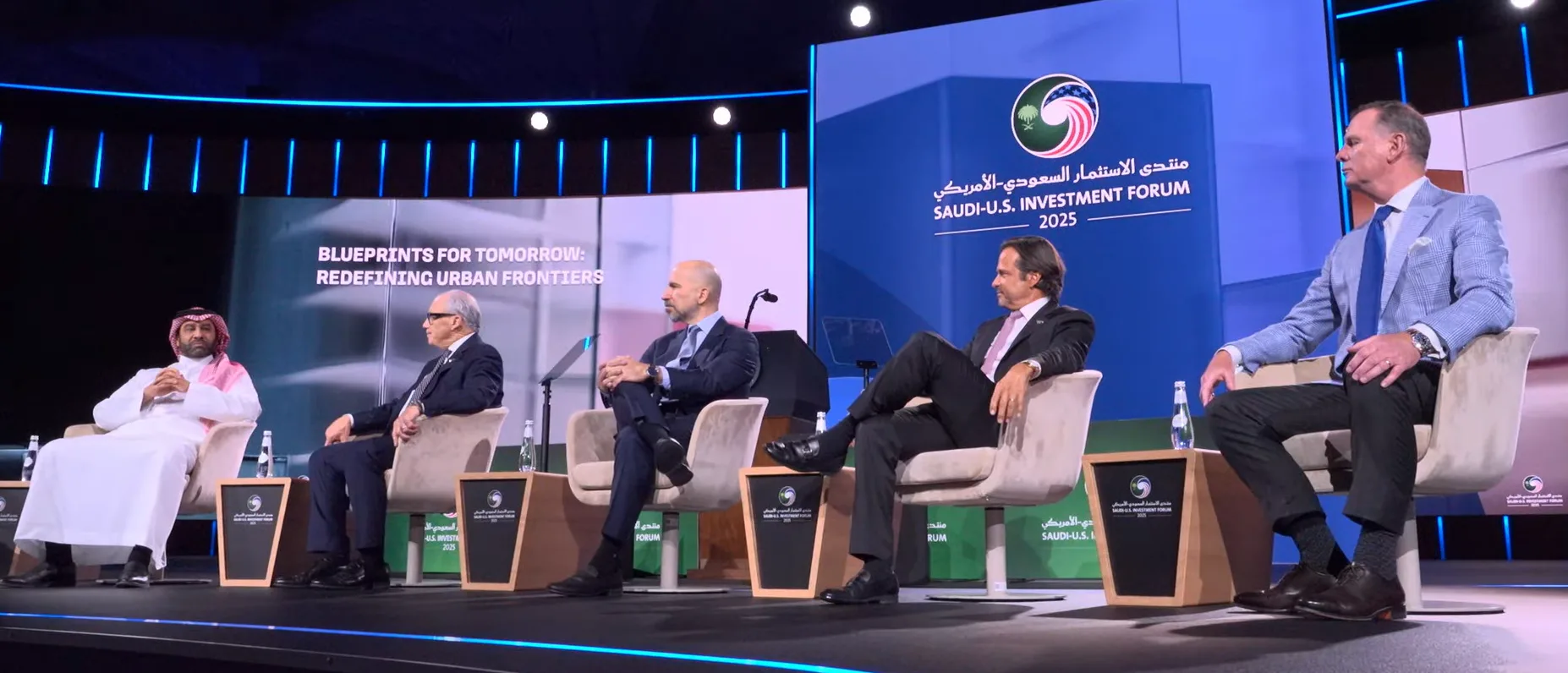 استكشاف الفرص في نيوم وبوابة الدرعية والمربع الجديد والبحر الأحمر خلال منتدى الاستثمار السعودي الأمريكي استكشاف الفرص في نيوم وبوابة الدرعية والمربع الجديد والبحر الأحمر خلال منتدى الاستثمار السعودي الأمريكي