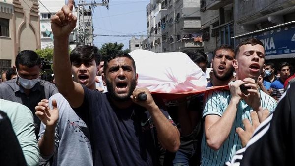 استُشهاد 7 فلسطينيين بينهم طفلة في قصف الاحتلال على عدة مناطق بغزة استُشهاد 7 فلسطينيين بينهم طفلة في قصف الاحتلال على عدة مناطق بغزة