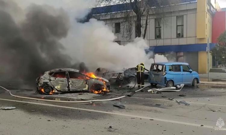 اصابة نحو 30 شخصا في ضربة روسية استهدفت شرق اوكرانيا اصابة نحو 30 شخصا في ضربة روسية استهدفت شرق اوكرانيا