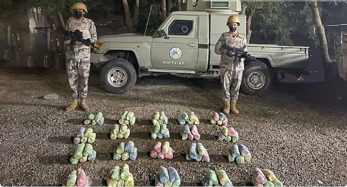 اعتقال فرد بتهمة ترويج الميثامفيتامين وضبط 150 كيلوغرامًا من القات في منطقتي جازان والشرقية
