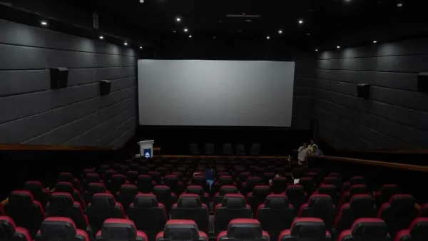 افتتاح أول دار عرض سينمائي بمدينة سوهاج الجديدة افتتاح أول دار عرض سينمائي بمدينة سوهاج الجديدة