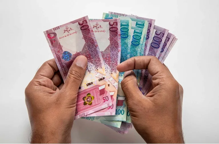 اكتشف أسعار العملات مقابل الريال القطري