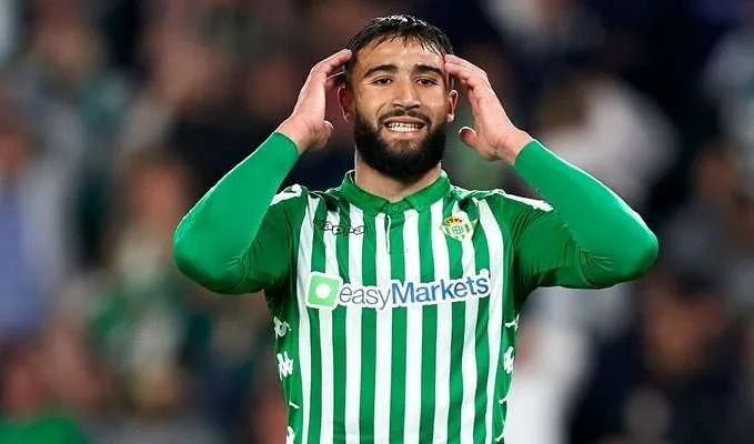بيتيس يتقدم على تشيلسي بهدف في الشوط الأول من نهائي دوري المؤتمر الأوروبي بيتيس يتقدم على تشيلسي بهدف في الشوط الأول من نهائي دوري المؤتمر الأوروبي