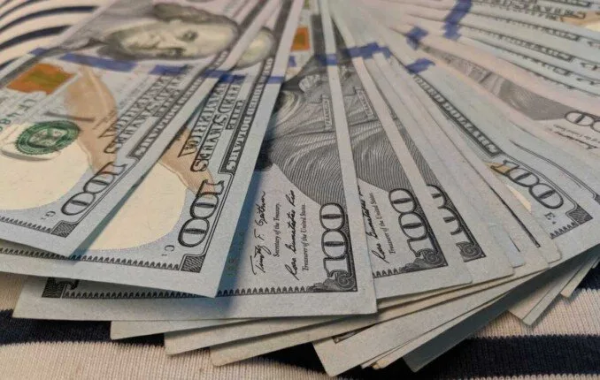 الأخضر بكام؟.. سعر الدولار مقابل الجنيه المصري اليوم الأربعاء 7 مايو 2025 الأخضر بكام؟.. سعر الدولار مقابل الجنيه المصري اليوم الأربعاء 7 مايو 2025