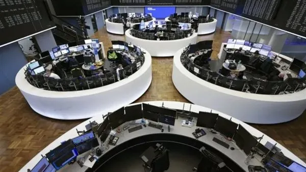 الأسواق الأوروبية تتوجه لتحقيق أداء أفضل من الأسواق الأمريكية بفارق قياسي في عام 2025 الأسواق الأوروبية تتوجه لتحقيق أداء أفضل من الأسواق الأمريكية بفارق قياسي في عام 2025