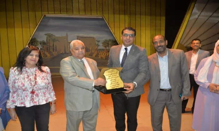 الأقصر تحتفي بإبداعات براعم رياض الأطفال في معرض ختامي بهيج الأقصر تحتفي بإبداعات براعم رياض الأطفال في معرض ختامي بهيج