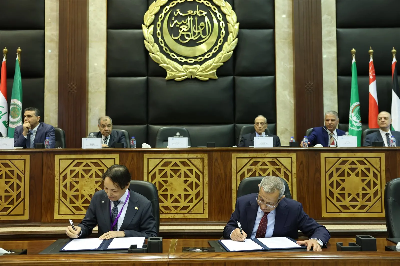 الأكاديمية العربية توقع مذكرتي تفاهم مع المركز العربي الياباني و"أراب لينك" لتعزيز التعاون الأكاديمية العربية توقع مذكرتي تفاهم مع المركز العربي الياباني و"أراب لينك" لتعزيز التعاون