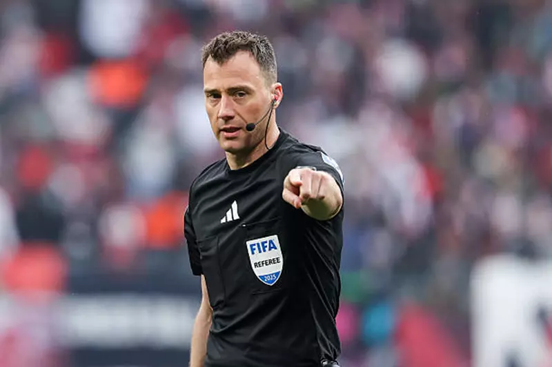 الألماني فيليكس تسفاير حكما لمباراة باريس سان جيرمان وأرسنال في دوري أبطال أوروبا الألماني فيليكس تسفاير حكما لمباراة باريس سان جيرمان وأرسنال في دوري أبطال أوروبا