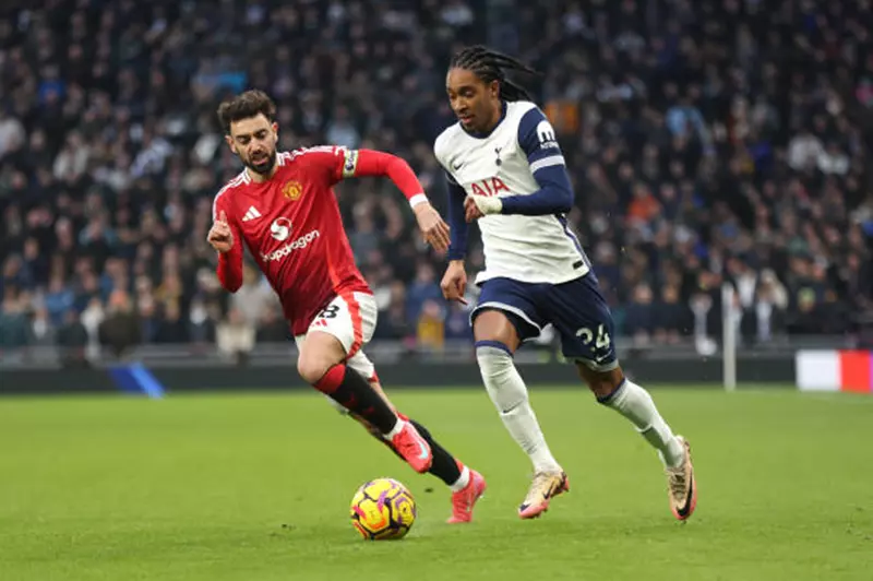 موعد نهائي الدوري الأوروبي بين مانشستر يونايتد وتوتنهام موعد نهائي الدوري الأوروبي بين مانشستر يونايتد وتوتنهام