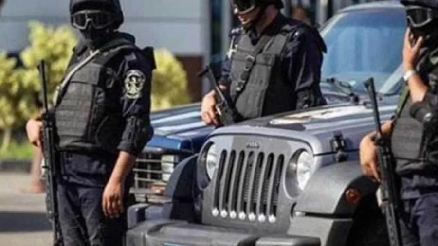 الأمن العام يعتقل 231 قطعة سلاح و379 قضية مخدرات وينفذ 85 ألف حكم قضائي الأمن العام يعتقل 231 قطعة سلاح و379 قضية مخدرات وينفذ 85 ألف حكم قضائي