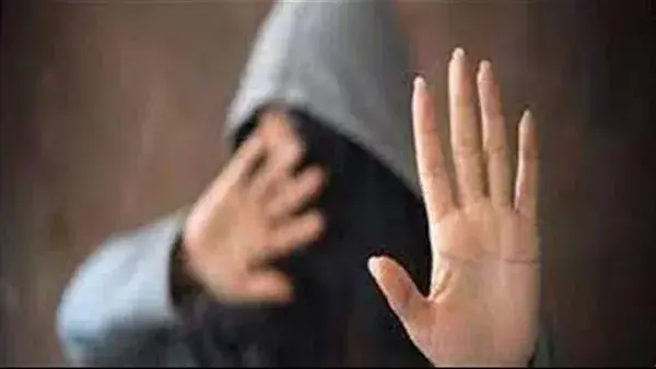 الأمن يفحص فيديو لسيدة تتهم مدرسًا بالتحرش بنجلها بالدقهلية الأمن يفحص فيديو لسيدة تتهم مدرسًا بالتحرش بنجلها بالدقهلية